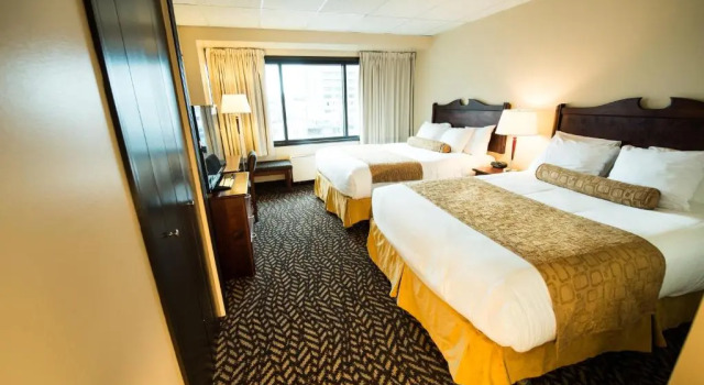 Четырёхместный номер Standard Prestige Oceanview Hotel Prince Rupert