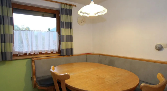 Comfortable Apartment With Garden Near Ski Area in Tyrol, Book Lejlighed Brixen im Thale Brixental