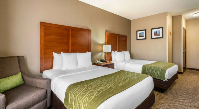 Четырёхместный номер Standard Comfort Inn & Suites Sacramento - University Area