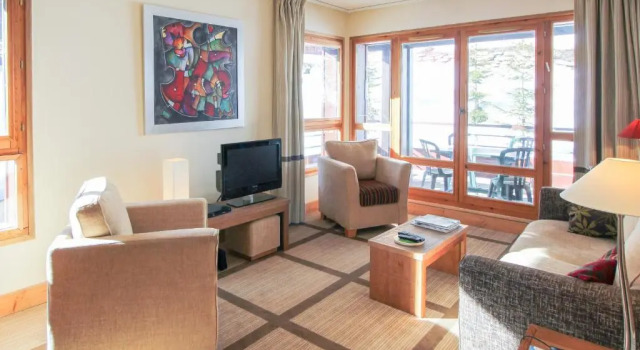 Апартаменты Spacious Family 2-bed, 2-bath with parking, private piste