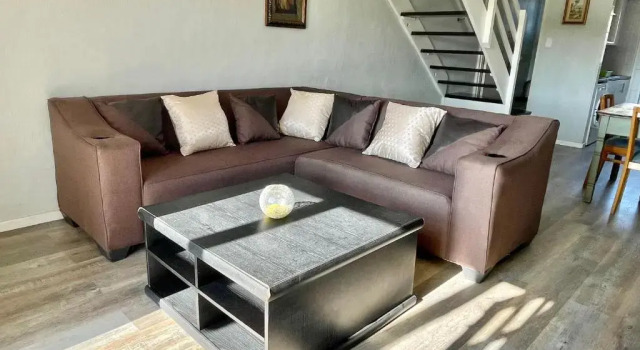 39 Settler Sands Beachfront Accommodation Sea and River View, Забронировать Отель Отели Sunshine Coast с парковкой, Парковка
