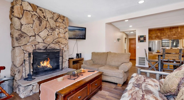 2037 - Summit Backyard B 2 Bedroom Home by Redawning, Rezerwuj Hotel Big Bear Lake Stany Zjednoczone