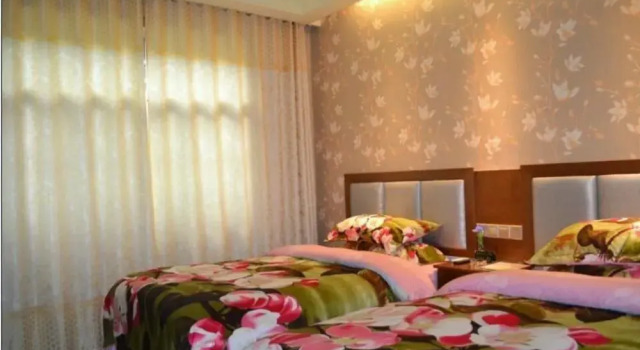 Fengcheng Qiangufengqing Hotel, Book Hotel Xiangxi Hunan