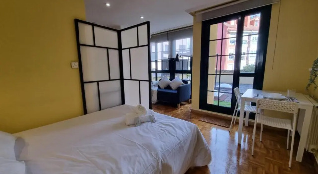 611A - Estudio con terraza Oviedo, Забронировать Отель Овьедо Астурия, рядом с Статуя Вуди Аллена