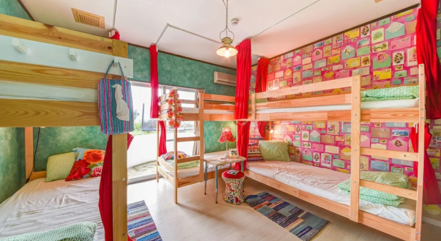 Кровать в общем номере (женский номер) с балконом Guesthouse Ho Aloha - Hostel