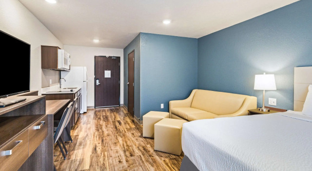 Номер Standard WoodSpring Suites Davenport Quad Cities