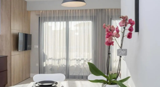 Апартаменты Evans Luxurious Apartment 3