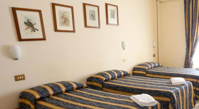 Трёхместный номер Hotel Loreto