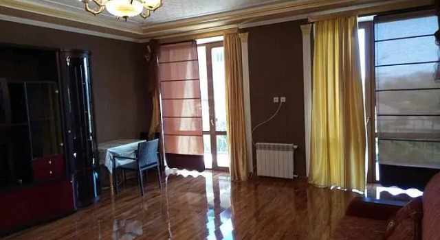 Cottage on Vladimir Khromykh Street, Boek Vakantiehuis Villa's in Alushta, Ukraine, Villa