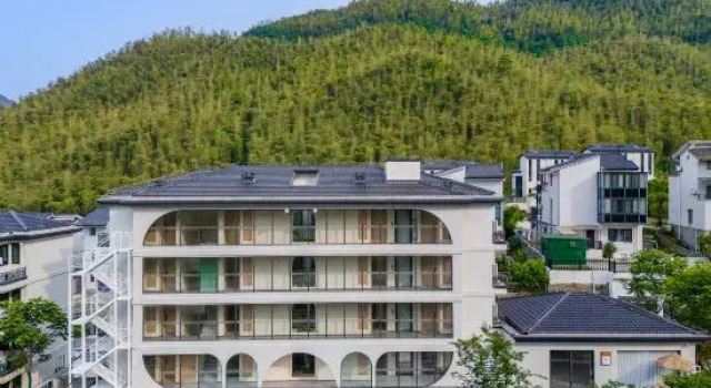 Anji Yunshang Prairie · Mountain Companion Boutique Stay (Panda Tribe Adventure Park), Prenota Boutique Hotel a Huzhou con piscina, Piscina