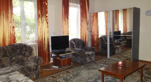 Full House Hostel, Забронировать Хостел Хостелы Краснодара, рядом с Chistyakovskiy Grove Park, Хостел