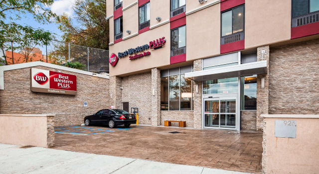 Best Western Plus Stadium Inn, Buchen Sie Hotel Hotels in New York State mit Parkplatz, Parkplätze
