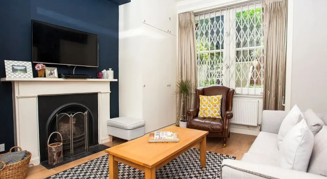 1 Bedroom Garden Apartment Near Gloucester Road Station, Varaa Huoneisto Asunnot kohteessa Merseyside, Huoneisto