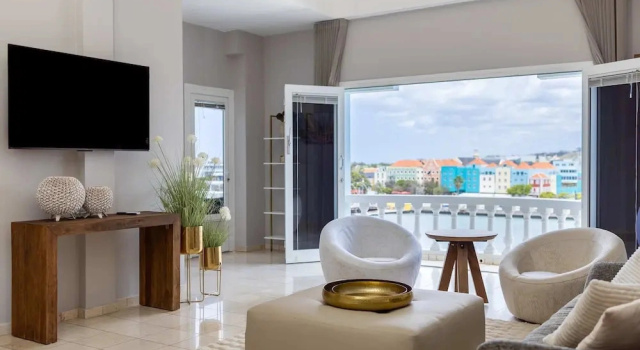Коттедж Chic City View Residence by the Bay