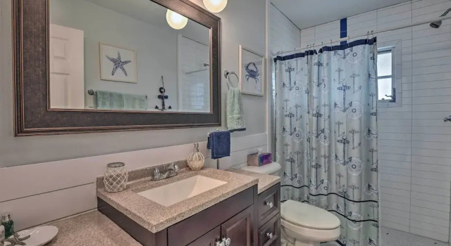 Waterfront Nokomis Escape w/ Dock, Kayaks & Bikes!