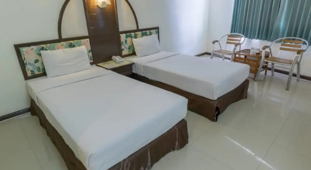Номер Deluxe с балконом Lake Inn Hotel
