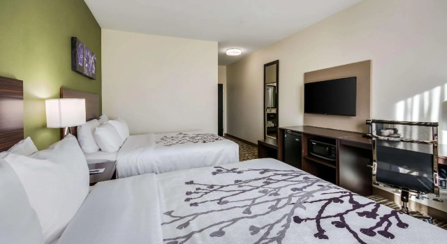 Четырёхместный номер Standard Sleep Inn & Suites Yukon Oklahoma City