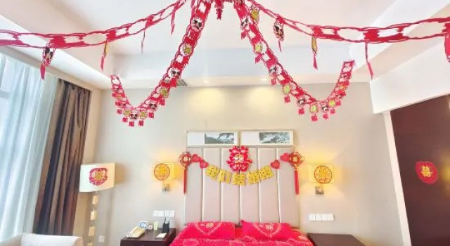 Люкс Jinan Zhangqiu Inzone Garland Hotel