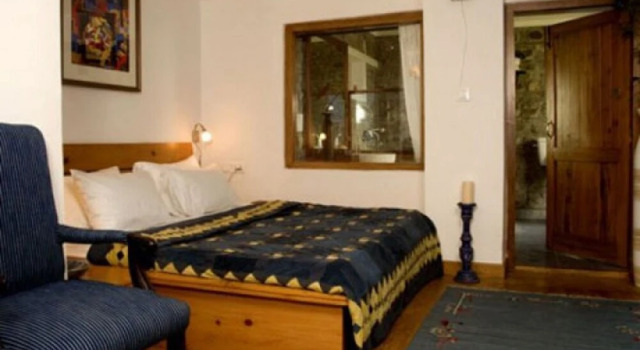 Two Chimneys - Pura Stays, Rezerwuj Hotel Hotele w Uttarakhand z basenem, Basen
