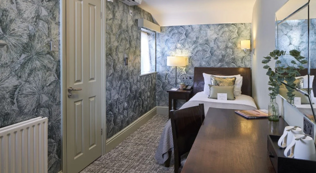 Одноместный номер Standard Mandolay Hotel Guildford