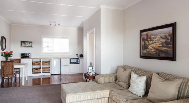 Вилла Nahoon Beach Villas Self Catering Apartments