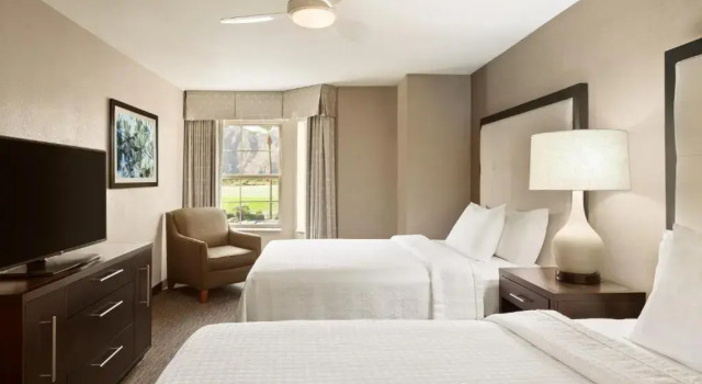 Четырёхместный номер Standard Homewood Suites by Hilton La Quinta