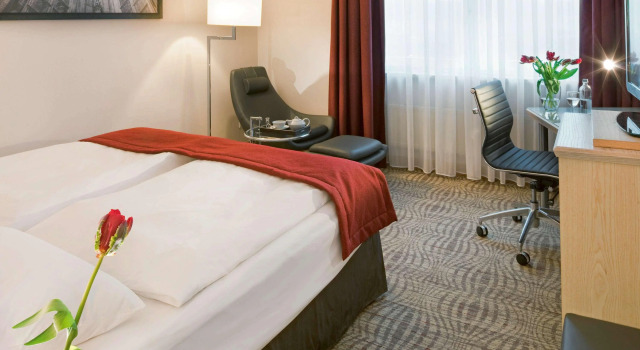 Mövenpick Hotel s-Hertogenbosch, Забронировать Отель Отели с-Хертогенбош 4 звезды, 4*