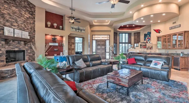Lavish Estate w/ Sports Court & Home Theater!, Забронировать Дом для отпуска Скотсдейл 