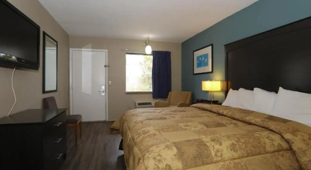 Номер Standard Red Roof Inn Panama City Beach