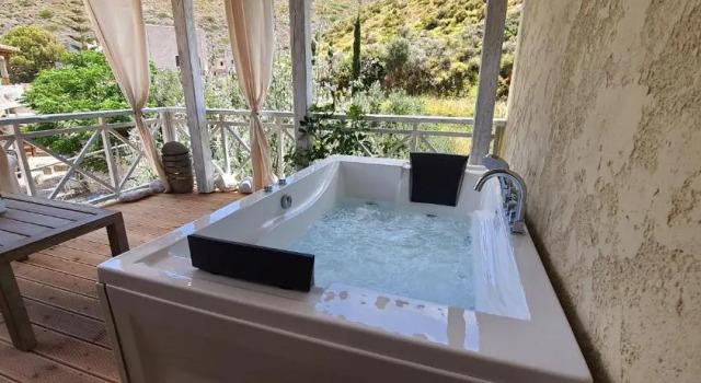Люкс Akrotiri B&B
