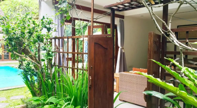 Люкс Дуплекс с видом на бассейн Villa Puriartha Ubud