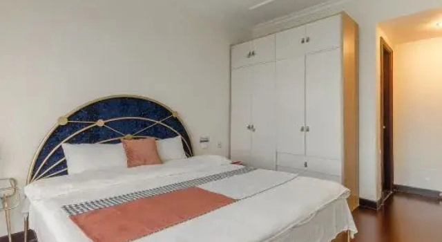 Семейный люкс с 3 комнатами Yanshe Hotel (Meishan Huanglongxi Evergrande Jinbi Tianxia)