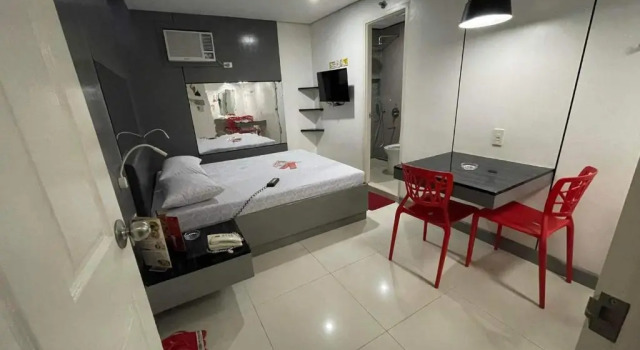Номер Deluxe Hotel Sogo Edsa Cubao