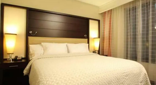 Двухместный номер Deluxe Embassy Suites by Hilton Fayetteville Fort Bragg
