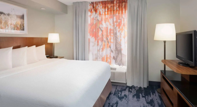 Люкс Fairfield Inn and Suites by Marriott Austin South