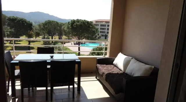 Апартаменты Appartement vue piscine dans résidence de standing