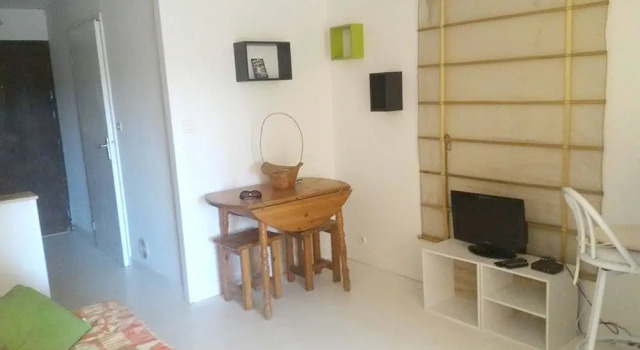 Studio in Mauguio, With Wonderful City View, Furnished Balcony and Wif, Rezervasyon Daire Mauguio Hérault