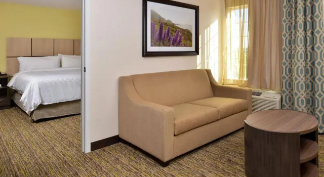 Двухместный люкс c 1 комнатой Candlewood Suites - Lodi by IHG