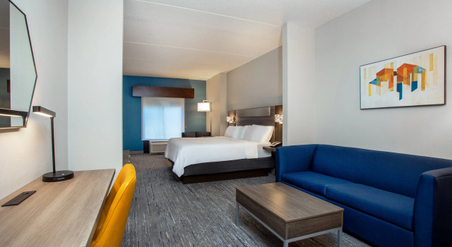 Holiday Inn Express & Suites Orlando East - UCF Area by IHG