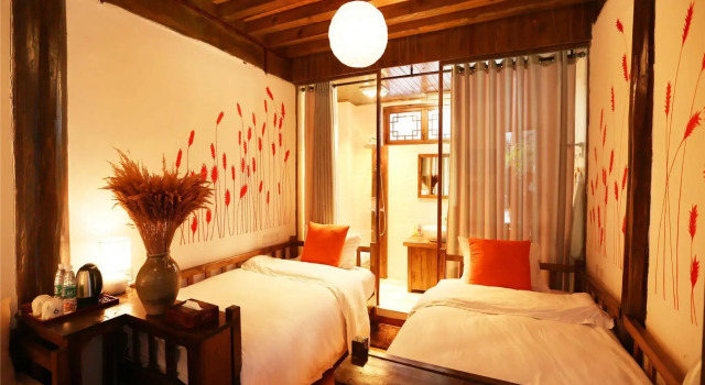 Lijiang Sunsee Inn, Забронировать Отель Лицзян Юньнань, рядом с Улица Сквер-стрит Древнего города Даянь