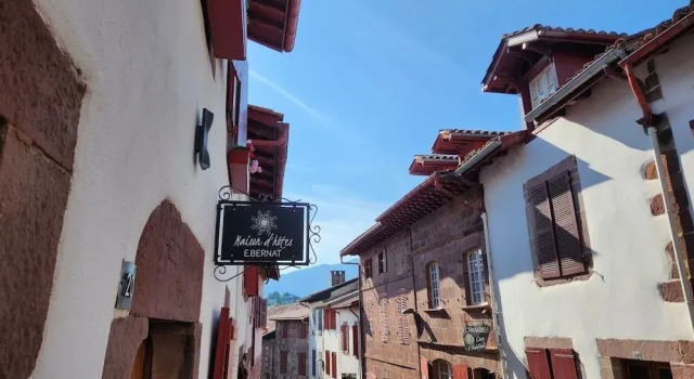 Maison d'hôtes e.bernat, Varaa Hotelli Saint-Jean-Pied-de-Port 