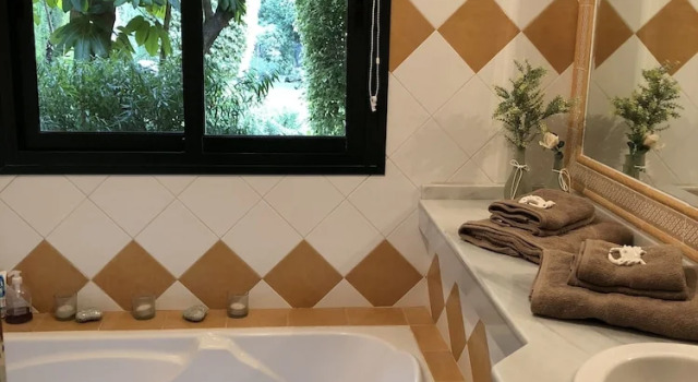 Двухместный люкс с видом на сад Villa Boutique Banus