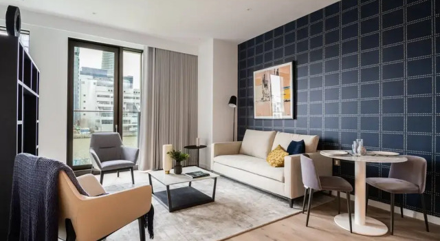 Stylish Studio Apartment With River Views in Londons Bustling Docklands, Забронировать Апартаменты/квартира Лондон Большой Лондон, рядом с Парк и ферма «Мадшут»