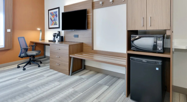 Двухместный номер Standard Holiday Inn Express & Suites Mitchell by IHG
