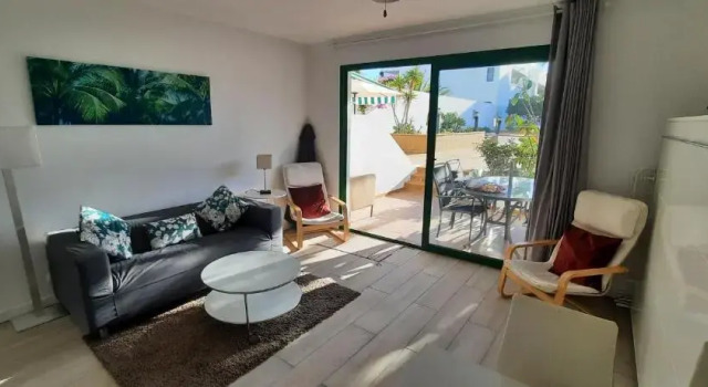 Lanzarote-Beach-Apartment, Las Cucharas Beach, Costa Teguise -- 1 MINUTE WALK FROM MAIN SQUARE, 35 METERS FROM BEACH