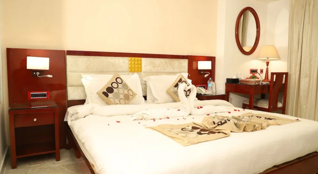 Клубный номер Standard c 1 комнатой с видом на город Republic Hotel