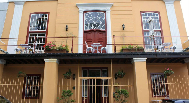 Dutch Manor Antique Hotel