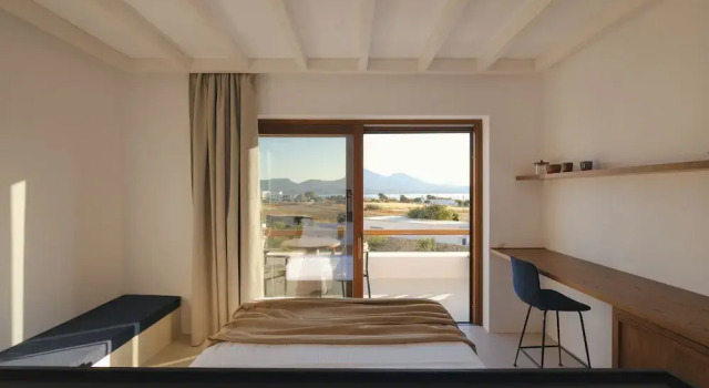 Люкс с видом на море ROOTS Nature Living Milos
