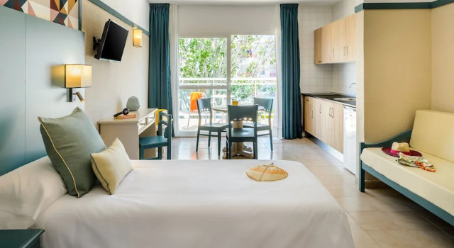 Студия с балконом Aparthotel Vibra Club Maritim