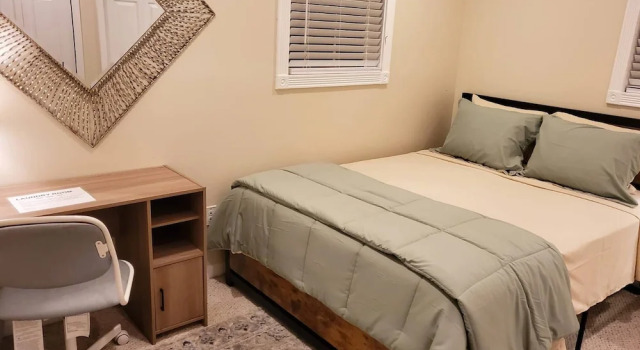 Room in House - Majestic Private Room, Buchen Sie Hotel Hybla Valley USA